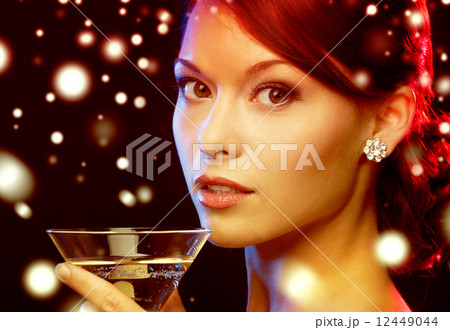 woman with cocktail 12449044