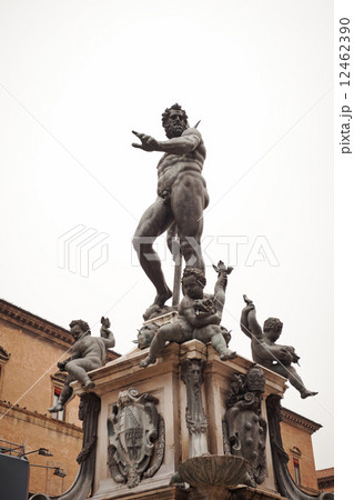 Neptune Fountain in Piazza del Nettuno. Bologna, Italy Neptune Fountain in Piazza del Nettuno. Bologna, Italy 12462390