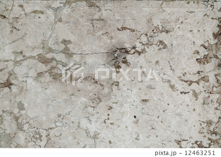 cracked wall 12463251