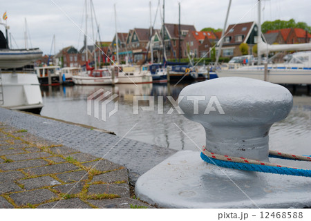Mooring bollard 12468588