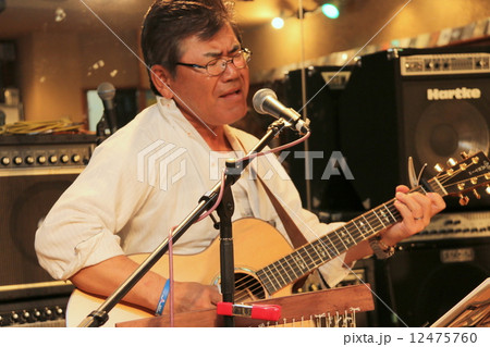 弾き語り 12475760