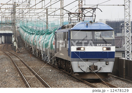 Ef210桃太郎試作機によるガソリン輸送列車の写真素材