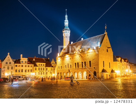 Tallinn central Town Hall Square by night (Raekoja plats) Tallinn central Town Hall Square by night (Raekoja plats) 12478331