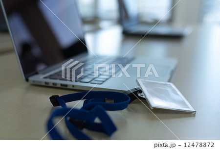 パソコン 12478872