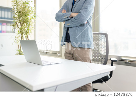 ビジネスマン 12478876