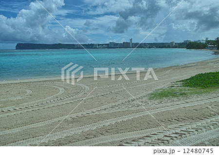 グアム島・タモン湾と恋人岬 12480745