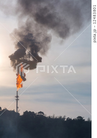 Oil Distillation tower with polution Oil Distillation tower with polution 12483801