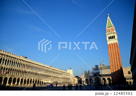 ヴェネツィア　サンマルコ広場 12485501