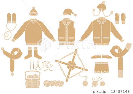 ニットの衣料品と手編みの道具 12487148