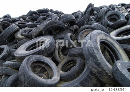 山積みの廃タイヤ 山積みの廃タイヤ 12488544