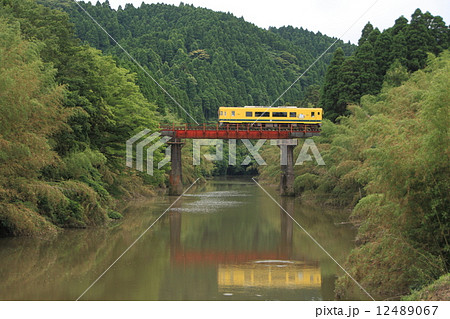 いすみ鉄道キハ300形（鉄橋） 12489067