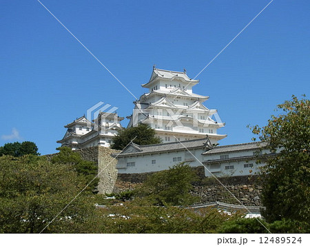 姫路城(平成の大修理が終わった天守閣) 姫路城(平成の大修理が終わった天守閣) 12489524