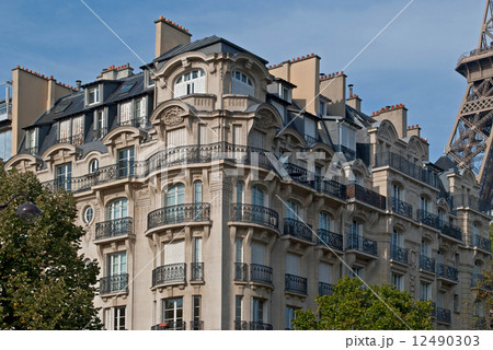 Parisian house. Parisian house. 12490303
