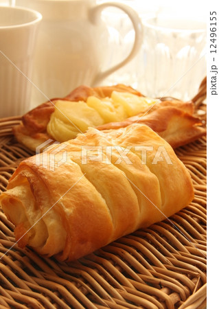 デニッシュ 12496155