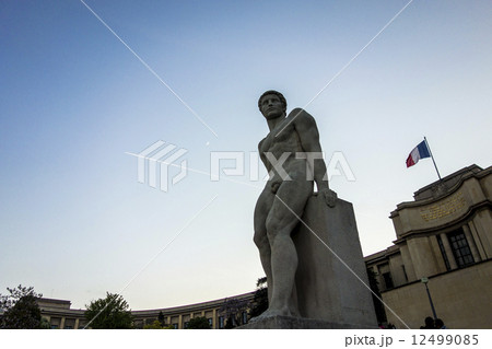 パリ　シャイヨー宮 12499085