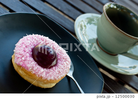 delicious doughnut on the disk delicious doughnut on the disk 12500030