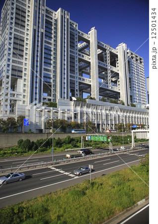お台場のビルと首都高速 12501434