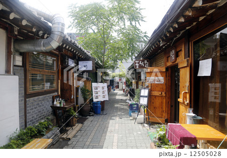 Insadong in Seoul, South Korea. Insadong in Seoul, South Korea. 12505028