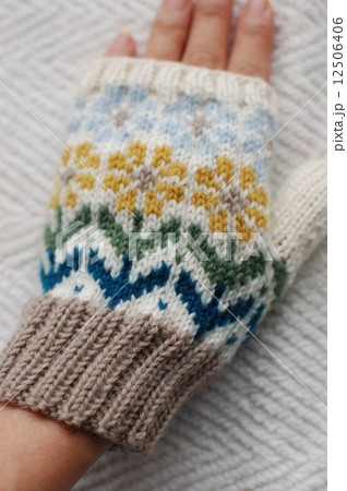 手編みのミトン 手編みのミトン 12506406