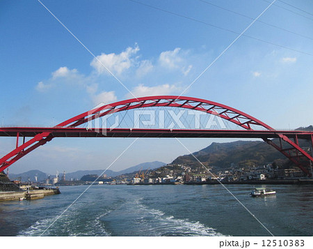 島と本土を繋ぐ音戸大橋 12510383