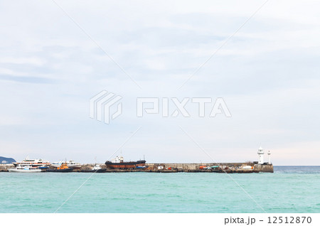 Black Sea and pier in Yalta city in autumn 12512870
