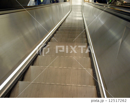 Escalator 12517262