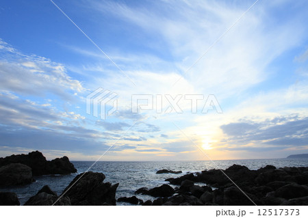 室戸岬から見た夕焼け 12517373