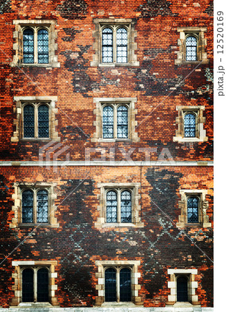 old house in London, UK 12520169