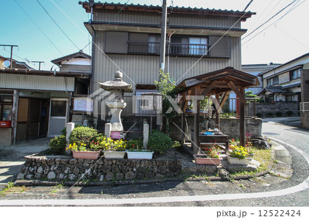 落合宿の上町の常夜灯と井戸 落合宿の上町の常夜灯と井戸 12522424