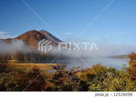 秋の秋元湖 秋の秋元湖 12526096