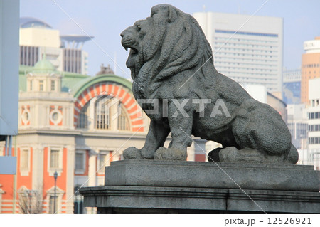 大阪難波橋の「獅子像」 12526921
