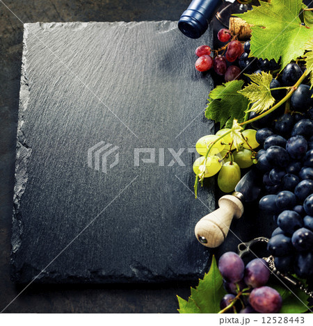 Wine and grape 12528443