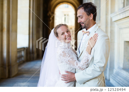 Just married couple in Paris, France Just married couple in Paris, France 12528494