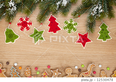Christmas fir tree, cookies and decor Christmas fir tree, cookies and decor 12530478
