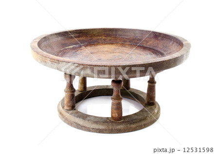 Empty wicker tray 12531598