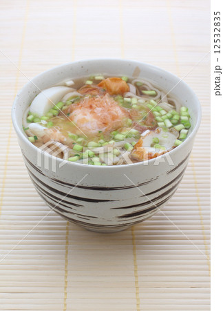 美味しい　うどん 12532835