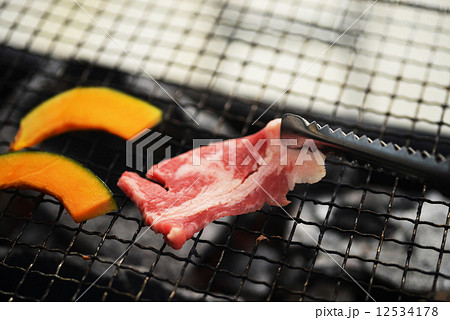 焼肉 12534178