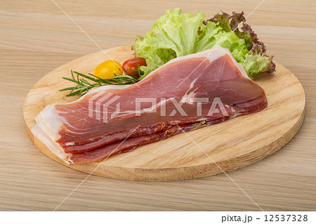 Prosciutto 12537328