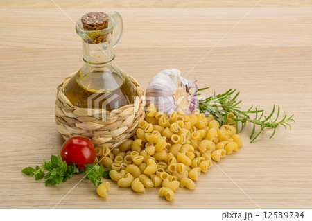 Raw pasta 12539794