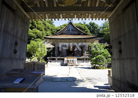 気多大社神門より社殿 12552518