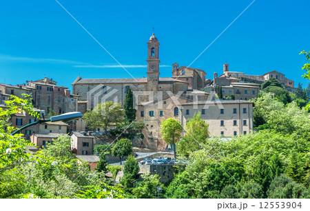 View of Montepulciano, Tuscany, Italy 12553904