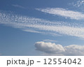 重なる雲 12554042