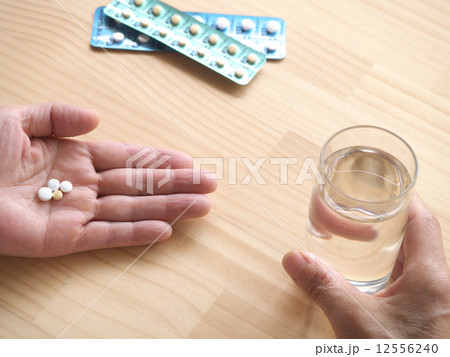 薬 薬 12556240