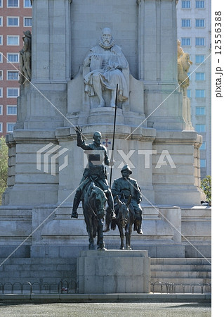 スペイン広場・ドンキホーテ像 12556388