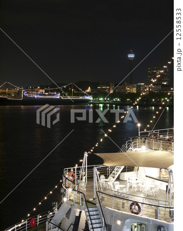 船と夜景 船と夜景 12558533