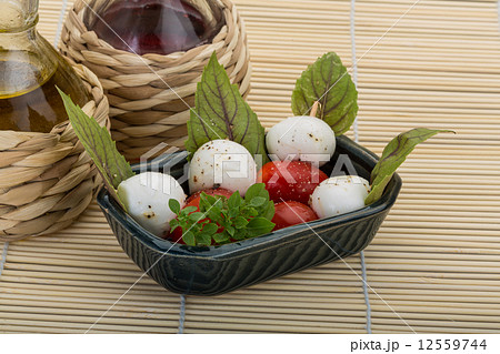 Caprese salad 12559744