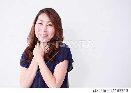 ミドル女性　イメージ 12563396