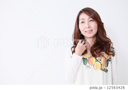 ミドル女性　イメージ 12563426