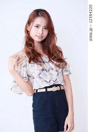 若い女性　汎用　イメージ 12564220