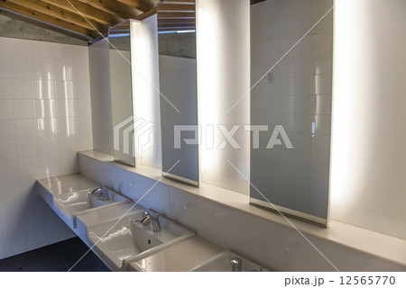 手洗い 12565770